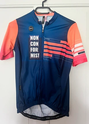 Gobik Fahrradtrikot, marke: Gobik, zustand: Sehr gut, größe: M / 38 / 10, 35,00 €, 37,45 € inklusive Vinted-Käuferschutz