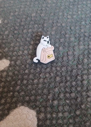 Bnwt white cat holding a fish in a bag croc charm, brand: catcroccharm, condition: New with tags, £1.00, £1.75 includes Buyer Protection