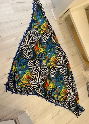 Prachtige zijden  3 hoeks sjaal van bewitched, merk: bewitched, staat: Nieuw zonder prijskaartje, € 25,00, € 26,95 inclusief Kopersbescherming