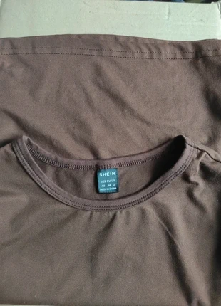T-shirt couleur chocolat Shein Taille xs neuf, merk: Shein, staat: Nieuw zonder prijskaartje, maat: XS / 34 / 6, € 1,80, € 2,59 inclusief Kopersbescherming