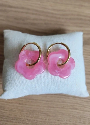 Créoles acier inoxydable fleur rose clair acrylique, marque: Le Marché, état: Neuf sans étiquette, 6,50 €, 7,53 € Protection acheteurs (Pro) incluse