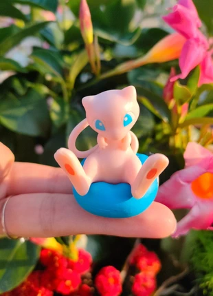 Mew Pokémon Relaxing Figure, marke: Pokémon, zustand: Sehr gut, größe: Frühchen, bis 44, 8,00 €, 9,10 € beinhaltet Vinted-Käuferschutz Pro