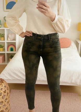 Pantalon Zara neuf avec étiquette taille 36/S kaki dressingcapsule stockholm, marque: Zara, état: Neuf avec étiquette, taille: S / 36 / 8, 14,99 €, 16,44 € Protection acheteurs incluse