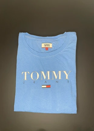 T-shirt bleue claire Tommy, marke: Tommy Jeans, zustand: Sehr gut, größe: S / 36 / 8, 5,48 €, 6,45 € inklusive Vinted-Käuferschutz