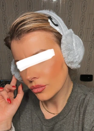 Cuffie grigie C&A, brand: C&A, condizioni: Nuovo con cartellino, taglia: Taglia unica, €4.50, €5.43 include la Protezione acquisti