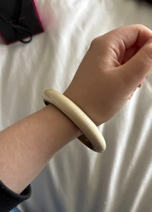 Simple White Bangle Bracelet, condition: Good, £1.00, £1.75 includes Buyer Protection