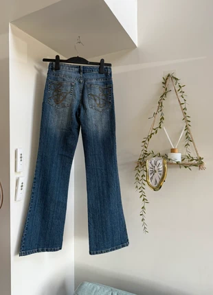 Jean évasé Y2K délavé, brand: COQUETTE, condizioni: Nuovo senza cartellino, taglia: XS / IT 38 / EU 34, €20.00, €21.70 include la Protezione acquisti