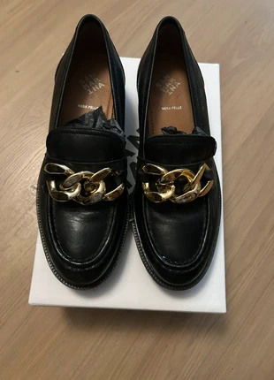 Joli mocassin vitali de San marina comme neuf, marque: San Marina, état: Très bon état, taille: 38, 55,00 €, 58,45 € Protection acheteurs incluse