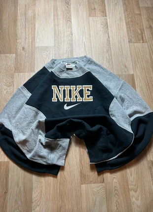 Nike Sweatshirt grey & black L – Two-tone vintage rework crewneck bold street style SKU124, marque: Nike, état: Très bon état, taille: L, 38,90 €, 41,55 € Protection acheteurs incluse
