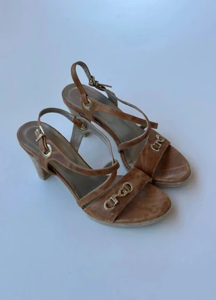 Talons Nero Giardini en daim marron taille 37, marca: Nero Giardini, estado: Muy bueno, tamaño: 37, 25,00 €, 26,95 € Protección al comprador incluida