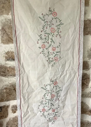 Chemin de table brodé vintage, merk: Vintage Boutique, staat: Goed, € 8,00, € 9,10 inclusief Kopersbescherming Pro