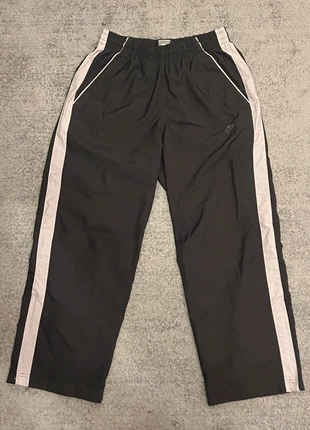 Vintage Nike Trackpants, marke: Nike, zustand: Sehr gut, größe: M, 60,00 €, 63,70 € inklusive Vinted-Käuferschutz