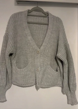 Gilet en maille gris clair à poches et boutons – taille unique, marque: Inconnu, état: Très bon état, taille: Taille unique, 8,00 €, 9,10 € Protection acheteurs incluse