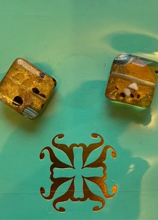 A saisir- Vintage - Jolies boucles d’oreilles carrées brun- blanc-bleu- noir, marque: Vintage Chic, état: Très bon état, 2,00 €, 2,80 € Protection acheteurs incluse