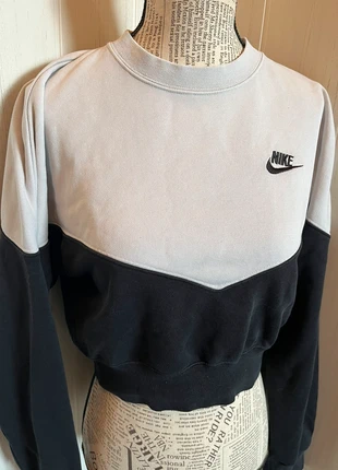 Sweat Nike avec logo brodé bicolore noir et blanc – taille XS, marque: Nike, état: Bon état, taille: XS / 34 / 6, 9,00 €, 10,15 € Protection acheteurs incluse