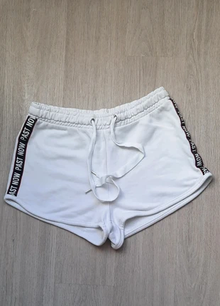 Short Sportswear blanc Bershka taille M, marque: Inconnu, état: Satisfaisant, taille: M / 38 / 10, 20,00 €, 21,70 € Protection acheteurs incluse