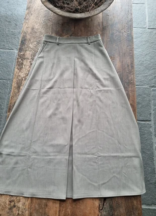 Elegante zand/grijskleurige rok van Lulumary, marque: LULUMARY, état: Neuf sans étiquette, taille: M / 38 / 10, 15,00 €, 16,45 € Protection acheteurs incluse