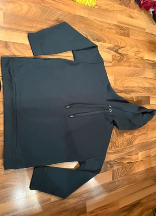 Grüner hoodie, marke: New Yorker, zustand: Sehr gut, größe: M / 38 / 10, 5,00 €, 5,95 € inklusive Vinted-Käuferschutz