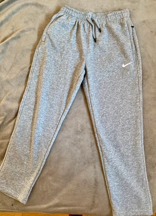 Jogger Nike Gris, marca: Nike, estado: Novo sem etiquetas, tamanho: M, €20.00, €21.70 inclui Proteção do Comprador