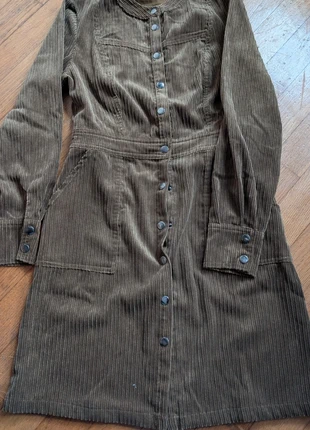 🧥 Robe en velours côtelé Monoprix – Taille xs, marque: Monoprix, état: Très bon état, taille: XS / 34 / 6, 15,00 €, 16,45 € Protection acheteurs incluse