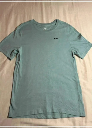 T-shirt Nike Tee vert claire taille M, marke: Nike, zustand: Sehr gut, größe: M, 9,99 €, 11,19 € inklusive Vinted-Käuferschutz