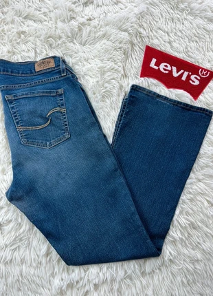 Jean Lévi’s Curvy BootCut W28 FR38.     L1185, marque: Levi's, état: Très bon état, taille: M / 38 / 10, 20,90 €, 22,65 € Protection acheteurs (Pro) incluse