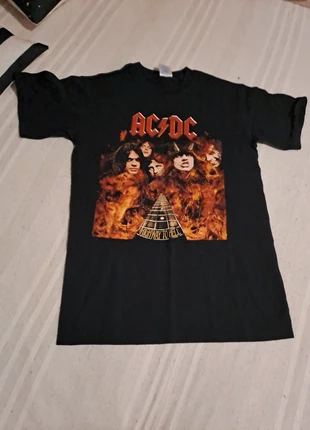 Maglietta t shirt AC/DC tg S, zustand: Sehr gut, größe: S, 9,00 €, 10,15 € inklusive Vinted-Käuferschutz