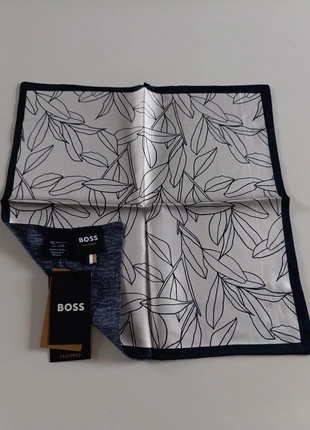 Pañuelo Boss 100% seda, marque: Boss, état: Neuf avec étiquette, 24,00 €, 25,90 € Protection acheteurs incluse