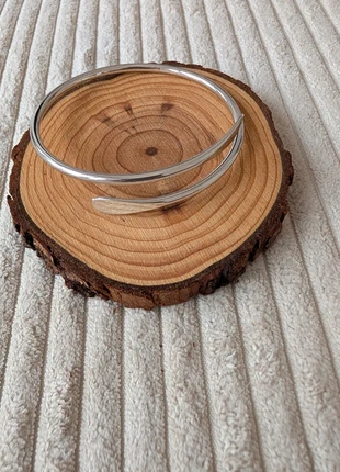 💎 Pulsera Brazalete cuff Plateada Abierta | Diseño Geométrico Minimalista y Elegante plateada, marca: LOOK, estado: Nuevo con etiquetas, 3,50 €, 4,38 € Protección al comprador incluida