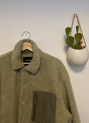 Chaqueta Pull and bear borrego XL, marca: Pull & Bear, estado: Muy bueno, tamaño: XL, 30,00 €, 32,20 € Protección al comprador incluida