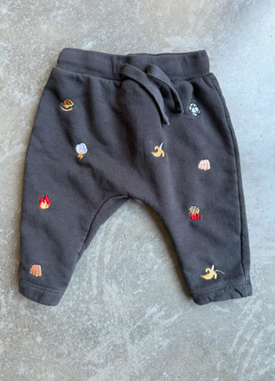 Jogging broekje van The New Siblings, marque: The New, état: Très bon état, taille: 6-9 mois / 68 cm, 4,00 €, 4,90 € Protection acheteurs incluse