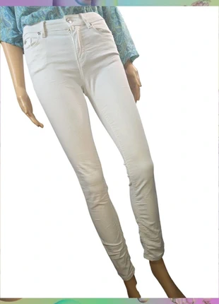 Skinny push up de tiro bajo de color blanco ibiza para chicas delgaditas ideal fiestas ibizencas🌹, brand: Stradivarius, condizioni: Ottime, taglia: XS / IT 38 / EU 34, €6.90, €7.95 include la Protezione acquisti