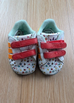 Mini chaussons Adidas bébé multicolores – Taille 17 – Très bon état, merk: adidas, staat: Heel goed, maat: 17, € 5,00, € 5,95 inclusief Kopersbescherming Pro