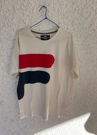 Camiseta Fila, merk: FILA, staat: Heel goed, maat: M, € 9,00, € 10,15 inclusief Kopersbescherming