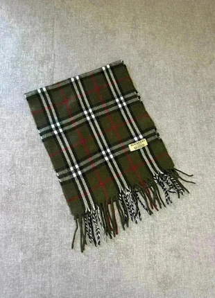 Écharpe Burberry vert, marca: Burberry, estado: Muy bueno, 45,00 €, 47,95 € Protección al comprador Pro incluida