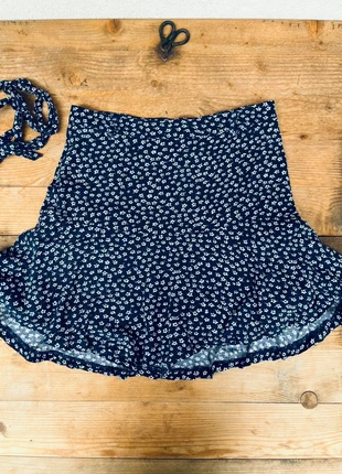 Jupe short courte à fleurs gémo, marke: Gémo, zustand: Sehr gut, größe: S / 36 / 8, 5,00 €, 5,95 € inklusive Vinted-Käuferschutz