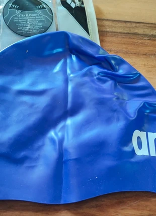 Bonnet de natation Arena violet logo devant, marke: Arena, zustand: Sehr gut, 5,00 €, 5,95 € inklusive Vinted-Käuferschutz