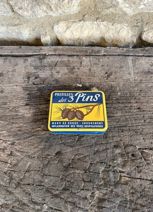Petite Boîte Vintage en Métal Pastilles des 3 Pins - Salon de Provence, marque: Vintage Chic, état: Bon état, 3,00 €, 3,85 € Protection acheteurs incluse