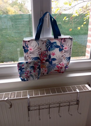 Sac+ pochette, brand: Yves Rocher, condition: Good, €1.00, €1.75 includes Buyer Protection