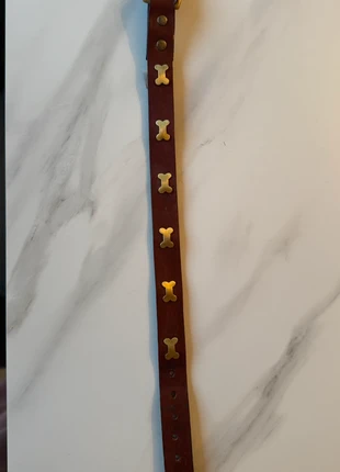 Echtes Leder-Hundehalsband mit Messing-Knochen – Größe M/L, marke: Creature Clothes, zustand: Gut, größe: M, 10,00 €, 11,20 € inklusive Vinted-Käuferschutz