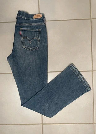 Jean Levi’s femme taille 36 taille mi-haute à pattes d’éléphant cou bleu bleu 99% coton, marque: Levi's, état: Très bon état, taille: S / 36 / 8, 14,99 €, 16,44 € Protection acheteurs (Pro) incluse