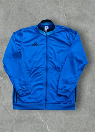 Veste Adidas – Style Sportif et Confort Ultime, marque: adidas, état: Très bon état, taille: M, 10,00 €, 11,20 € Protection acheteurs incluse