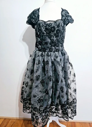 🌼Robe de soirée événement grise avec fleurs en velours noir, brand: H&M, condizioni: Ottime, taglia: L / IT 44 / EU 40, €35.00, €37.45 include la Protezione acquisti
