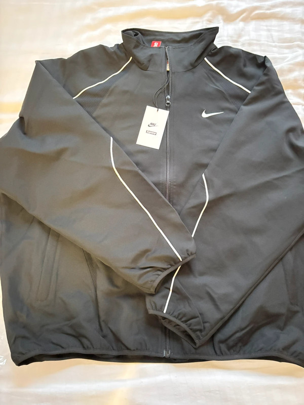 XL Supreme NIKE track jacket BLACK Supreme x Nike Track Jacket XL Supreme NIKE track jacket BLACK Supreme x Nike Track Jacket