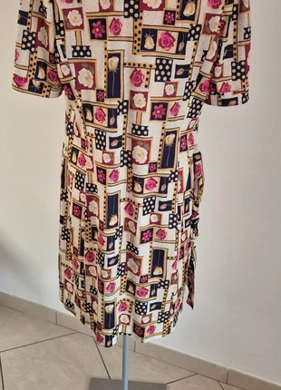 Robe manches courtes, brand: Vintage Dressing, condizioni: Nuovo senza cartellino, taglia: XXL / IT 48 / EU 44, €8.00, €9.10 include la Protezione acquisti