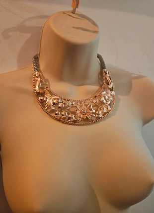 Beautiful silver-tone bib necklace, brand: CHIC, condition: Very good, £2.99, £3.84 includes Buyer Protection