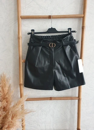 Short simili cuir Taille S, marque: Mily Paris, état: Neuf avec étiquette, taille: S / 36 / 8, 8,00 €, 9,10 € Protection acheteurs (Pro) incluse