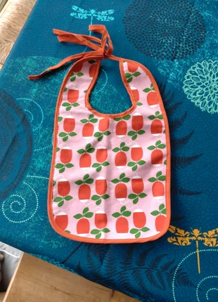 Bavoir fille rose + radis Neuf, marke: Charlotte Vannier, zustand: Neu, 1,50 €, 2,28 € inklusive Vinted-Käuferschutz