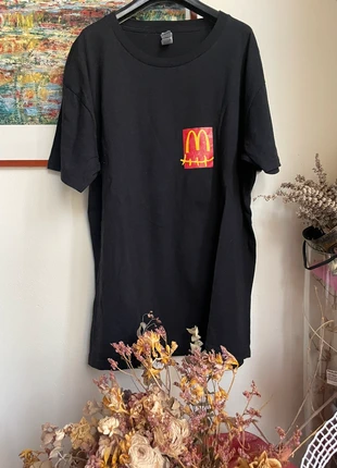 McDonald’s Minimal Logo Black Tee Y2k Size M– Vintage Streetwear 🍔🖤, marca: Travis Scott x McDonald's, estado: Muy bueno, tamaño: M, 6,00 €, 7,00 € Protección al comprador incluida