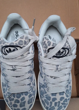 Adidas luipaard grijs, brand: adidas, condizioni: Nuovo senza cartellino, taglia: 40, €80.00, €84.70 include la Protezione acquisti